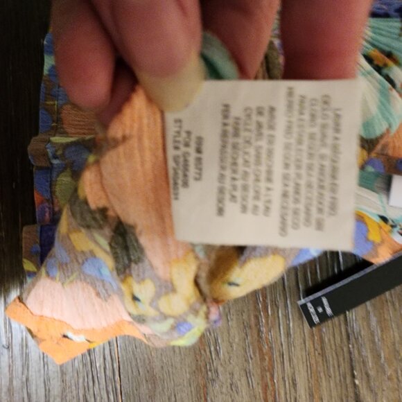 O’Neill RAJA MULTI FLORAL TOP NWT Purple XS - Picture 7 of 8